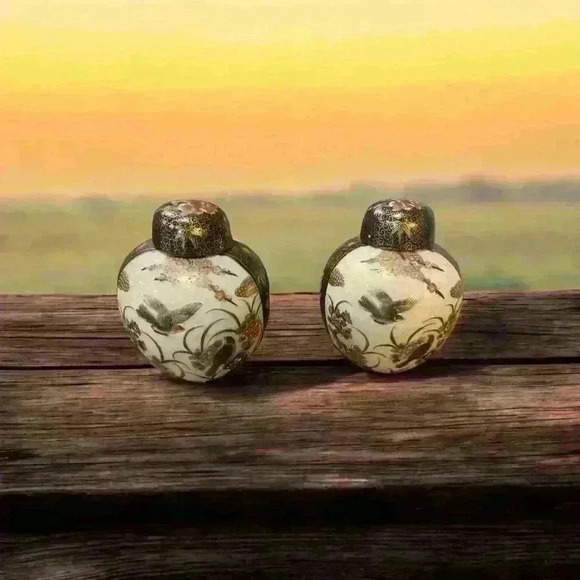 Pair Satsuma Hand-painted Ceramic Urns Vases Ginger Jar ~ Bird and Flower Design - Picture 1 of 5